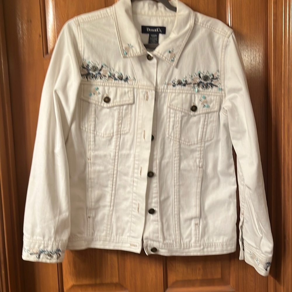 Denim &Co. white jean jacket, excellent condition!